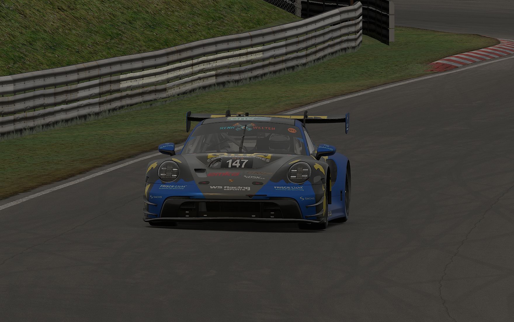 GT-Fahrzeug auf der Nordschleife